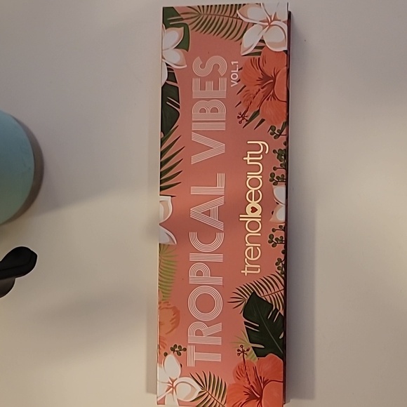 trend Beauty eyeshadow palette - Picture 1 of 3